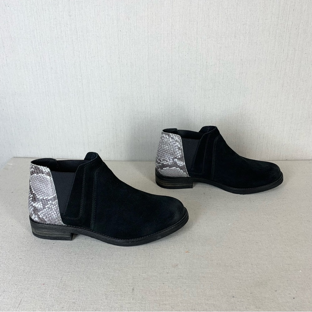 Clarks~Women’s ‘Demi Beat’ Black Suede/Faux Snakeskin Slip-On Ankle Boot~Sz 7.5 - Picture 7 of 14